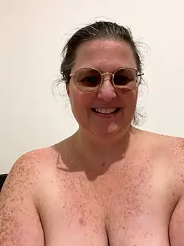 bea_french_curvy live sex cam