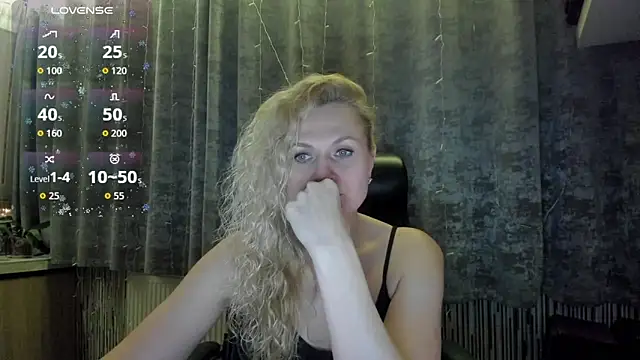 LanaLight_x's cam snapshot