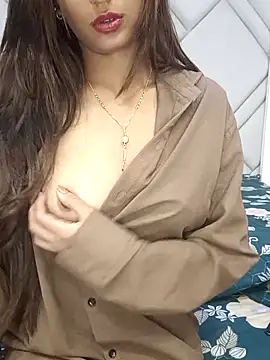 TrendyTales_'s cam snapshot