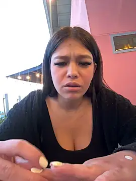 Alyshanon18 live sex cam