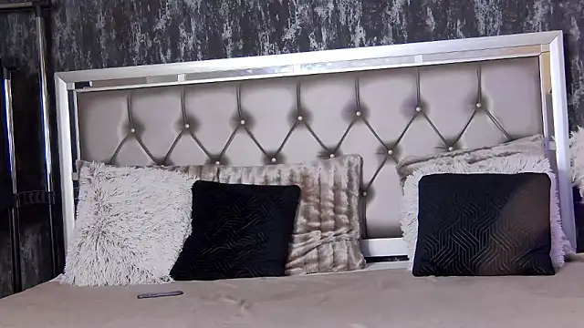 LaraBloom's cam snapshot