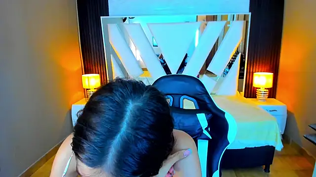 Linda4Petite's cam snapshot