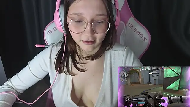 Pink-Aura-'s cam snapshot