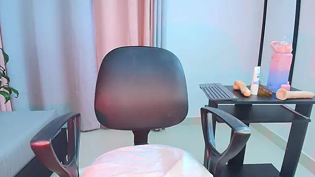 saray_reesee's cam snapshot