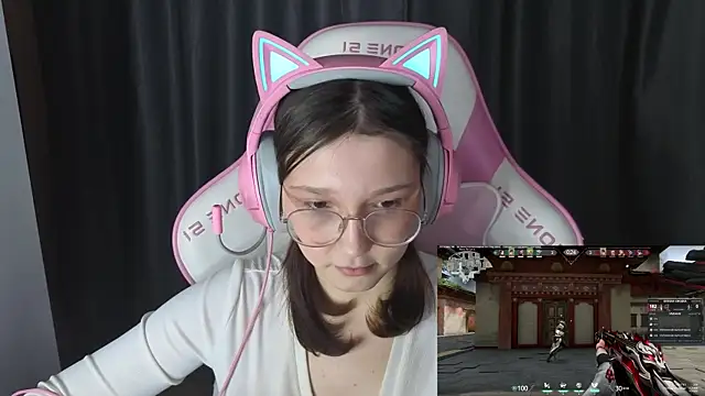 Pink-Aura-'s cam snapshot