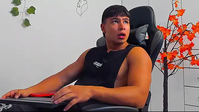 Bray_Kevin live sex cam