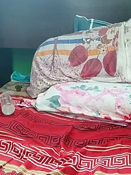 QueenSoreal live sex cam