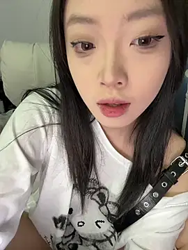 tuzi5201314's cam snapshot