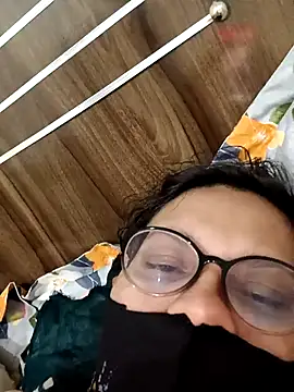 piryasharma005's cam snapshot