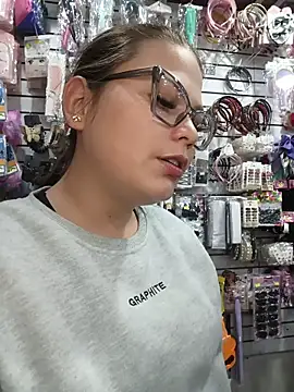 Vale_Saenzz live sex cam