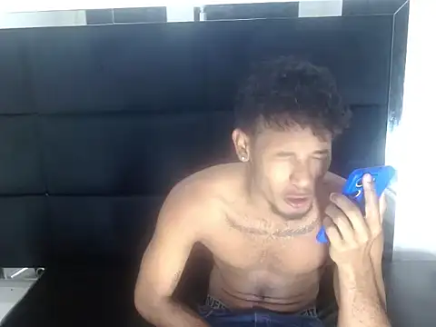 Athleticluck1's cam snapshot