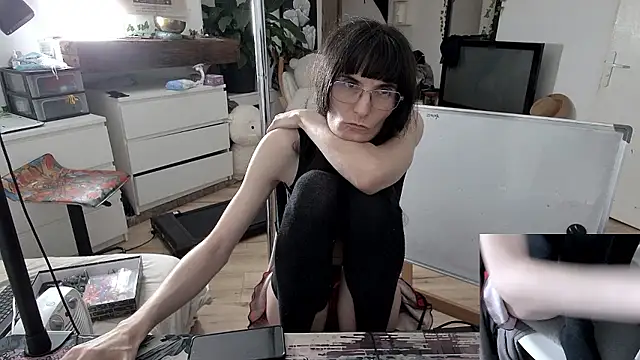 CeriseLapine live sex cam