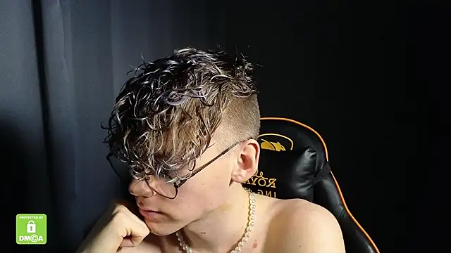 Keytaro live sex cam