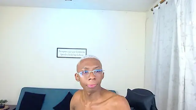 Miilo18 live sex cam