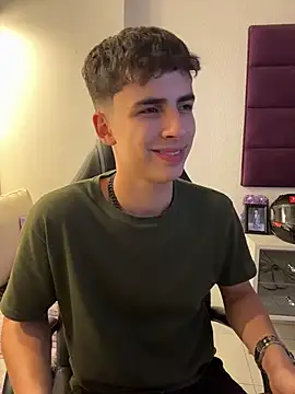 AdrianRinaldi live sex cam