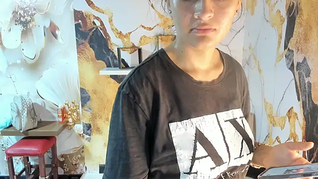 MiaBella18's cam snapshot