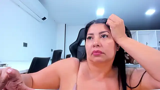 natural_bigboobs live sex cam