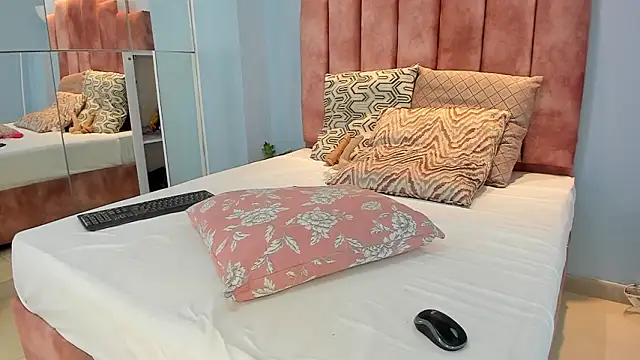 lou_rosse_ live sex cam