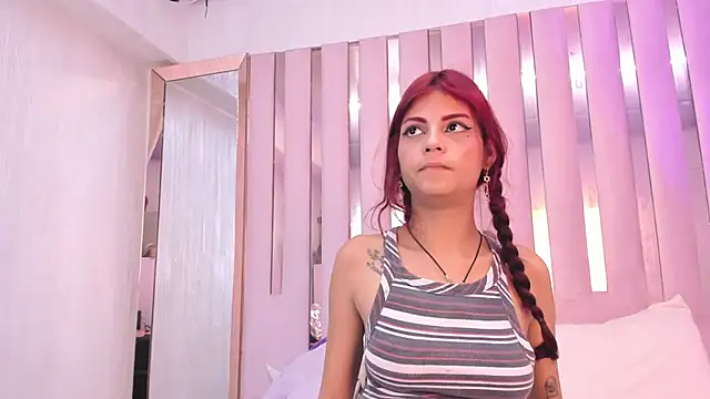 VioletteRoselle's cam snapshot