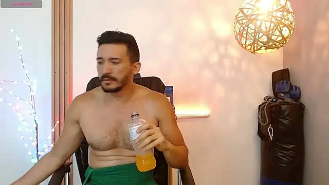 Reiko_85_'s cam snapshot