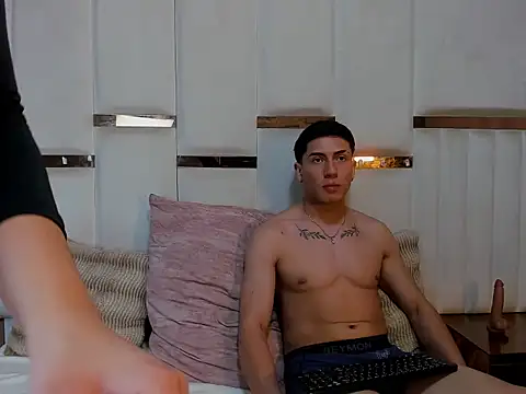 ScarlettAndLucas's cam snapshot