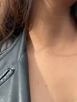 valeria_absurdah live sex cam