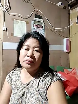 Lovelywoman43's cam snapshot