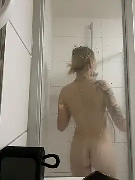 Milly-Kiss's cam snapshot