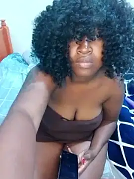 Sexxyasssasha-'s cam snapshot