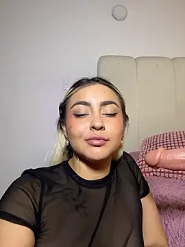 Elina_Hills's cam snapshot