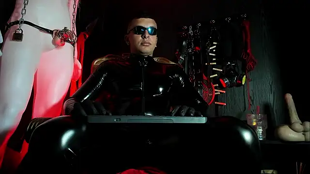 Master_Connor_BDSM live sex cam