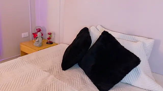 OlayaCooper's cam snapshot