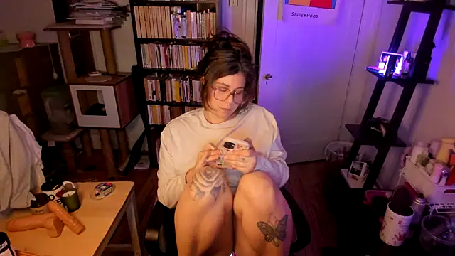 Rosiee69_'s cam snapshot