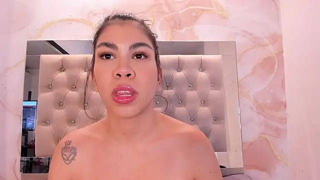 Alana_Kim's cam snapshot