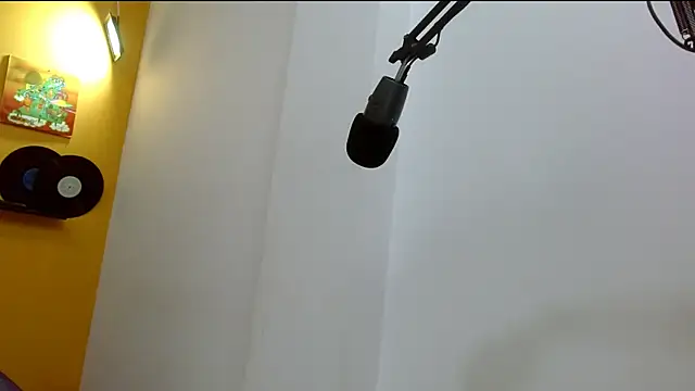 skinnyverus18's cam snapshot