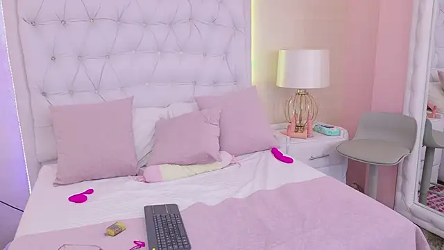 VioletFroost's cam snapshot