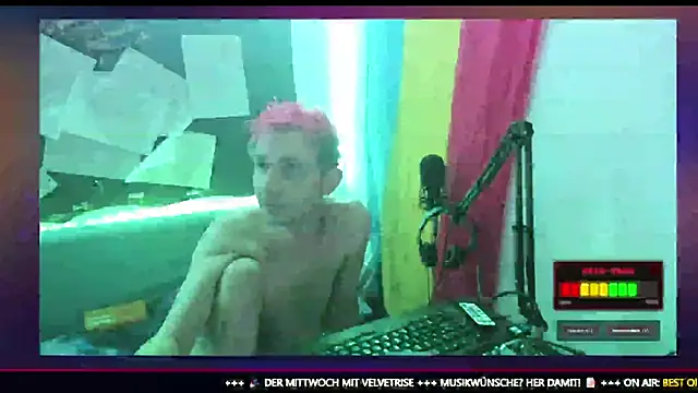 VelvetRise live sex cam