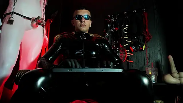 Master_Connor_BDSM live sex cam