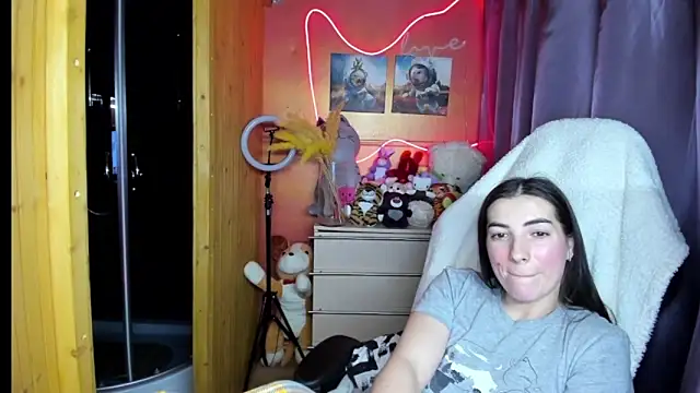 Fiery_Brunette_ live sex cam