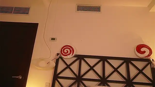 LunaMystyque live sex cam