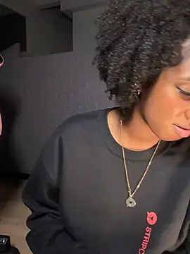 Your_Paris's cam snapshot