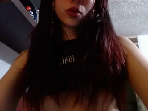 SuzzyyM's cam snapshot