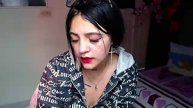 Violettasquirt's cam snapshot