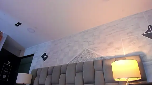 ChannelWhitee_'s cam snapshot