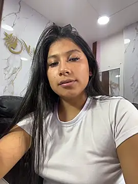 LinnaGardenia live sex cam