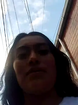 Naomism-- live sex cam