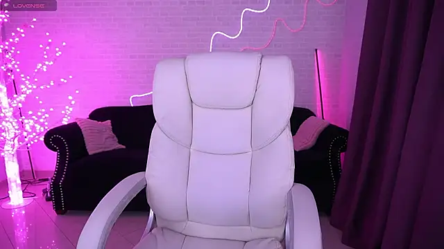 SelenaIris live sex cam