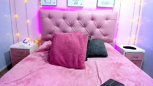 Issaa_Tyler's cam snapshot