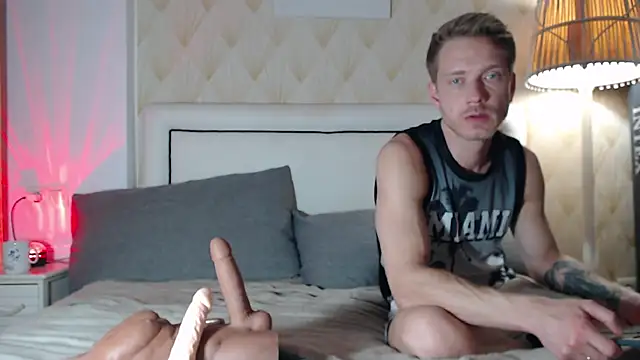 JessicaSteve's cam snapshot