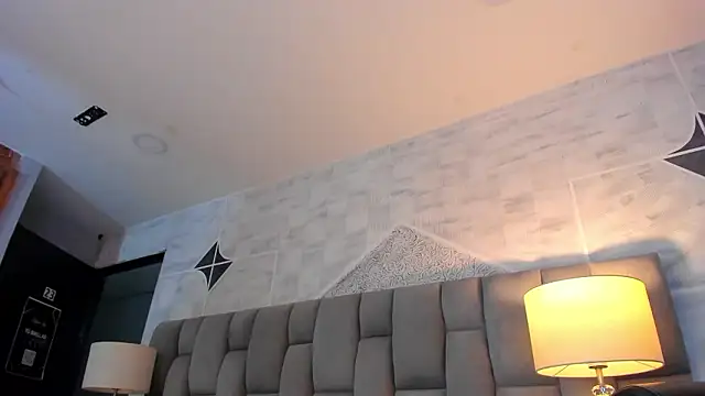 ChannelWhitee_'s cam snapshot